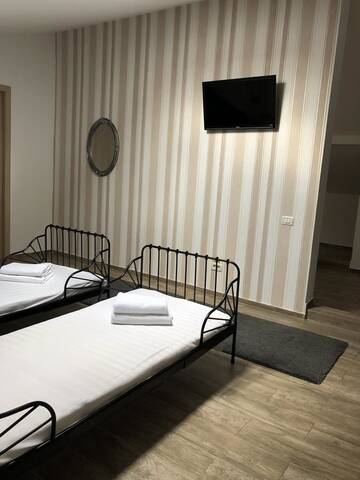Фото номера Трехместный номер Отель Hotel Nova Bital г. Popeşti-Leordeni 10