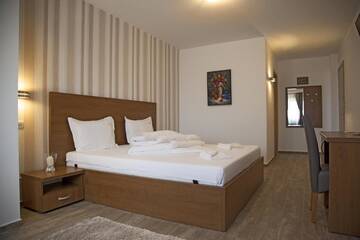 Фото номера Двухместный номер с 1 кроватью Отель Hotel Nova Bital г. Popeşti-Leordeni 14