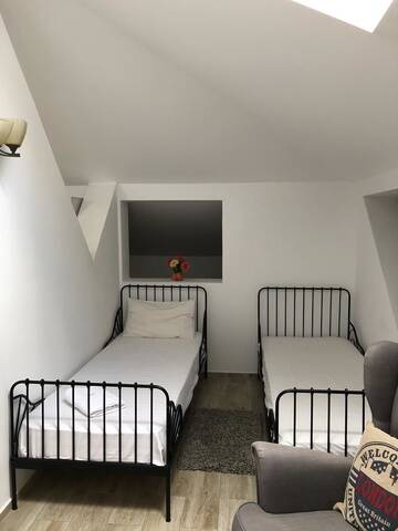 Фото номера Трехместный номер Отель Hotel Nova Bital г. Popeşti-Leordeni 7